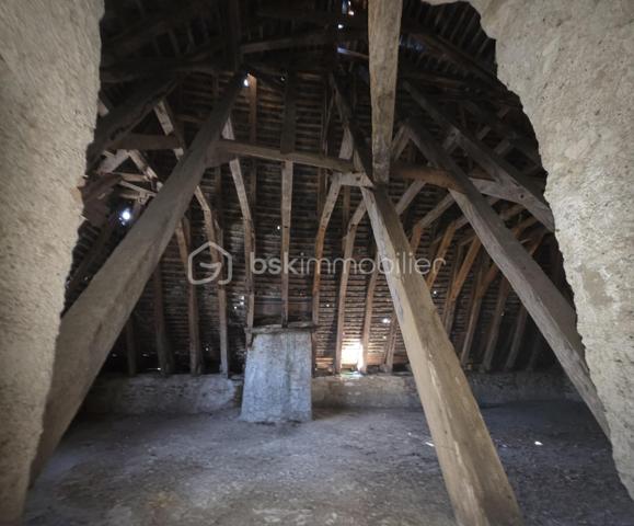 Immeuble de 1 500 m²