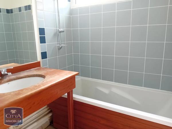 Appartement à louer 3 pièces 79.7m² Le Tampon (97430)