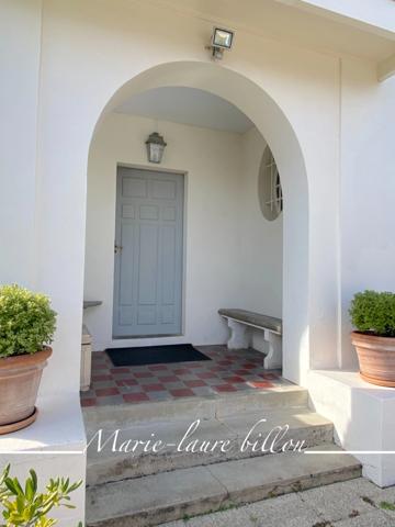 Maison à vendre 8 pièces SAINT GILLES CROIX DE VIE (85), maison 5 chambres, piscine et parcelle de 570 m2