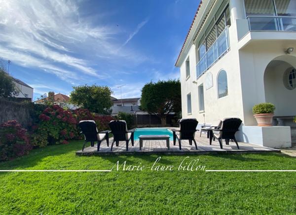 Maison à vendre 8 pièces SAINT GILLES CROIX DE VIE (85), maison 5 chambres, piscine et parcelle de 570 m2