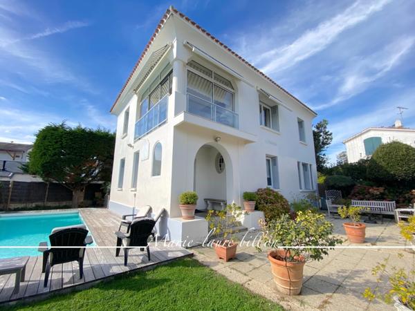 Maison à vendre 8 pièces SAINT GILLES CROIX DE VIE (85), maison 5 chambres, piscine et parcelle de 570 m2