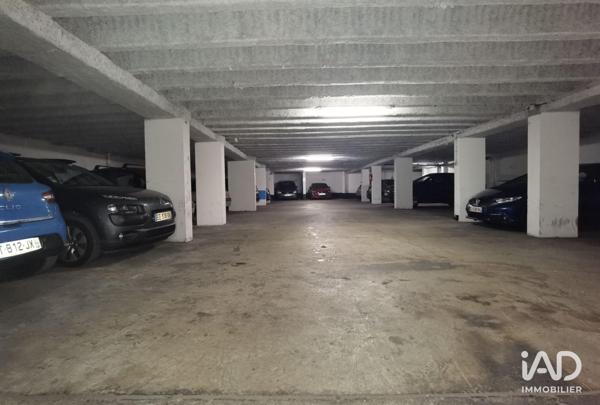 Location parking 10 m² Paris 20