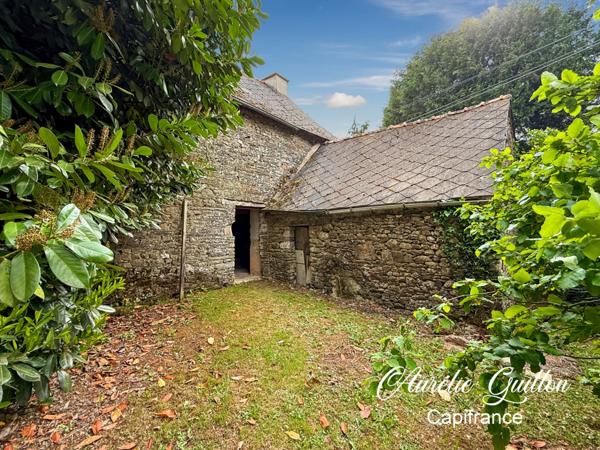 Maison avec dépendance, cour, double jardin et 2 099 m² de terrain – Campagne de Loyat