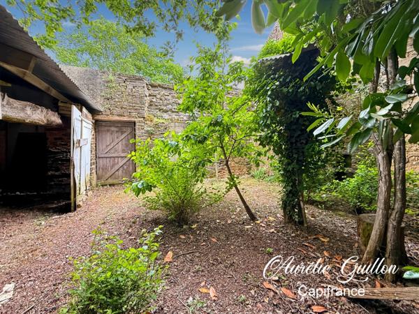 Maison avec dépendance, cour, double jardin et 2 099 m² de terrain – Campagne de Loyat