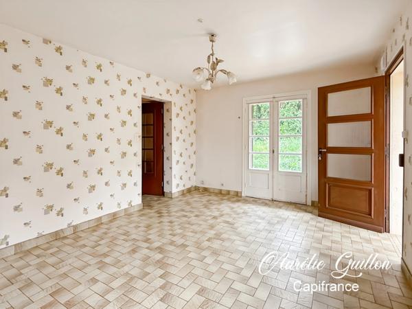 Maison avec dépendance, cour, double jardin et 2 099 m² de terrain – Campagne de Loyat