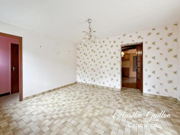 Maison avec dépendance, cour, double jardin et 2 099 m² de terrain – Campagne de Loyat