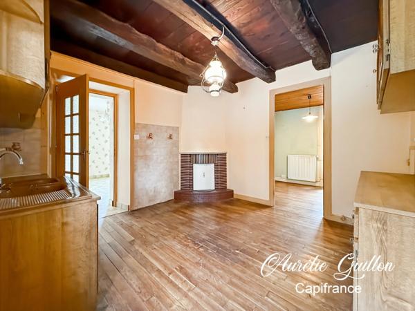 Maison avec dépendance, cour, double jardin et 2 099 m² de terrain – Campagne de Loyat