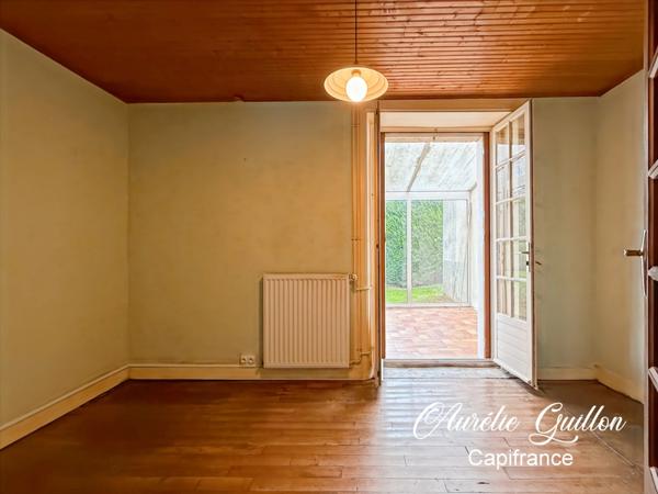 Maison avec dépendance, cour, double jardin et 2 099 m² de terrain – Campagne de Loyat