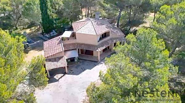 Villa d architecte au pied du Cengle Chateauneuf Le Rouge 6 pieces