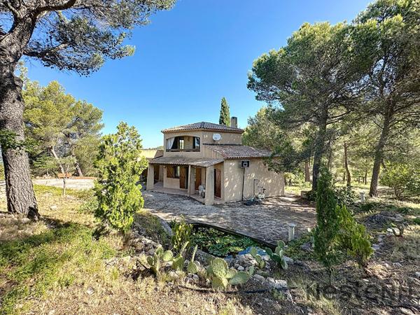 Villa d architecte au pied du Cengle Chateauneuf Le Rouge 6 pieces