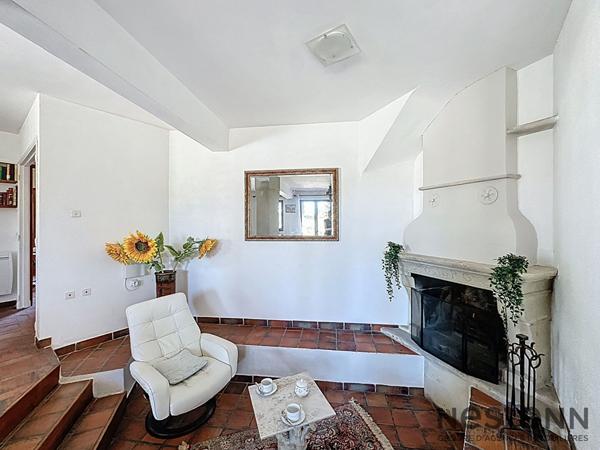 Villa d architecte au pied du Cengle Chateauneuf Le Rouge 6 pieces