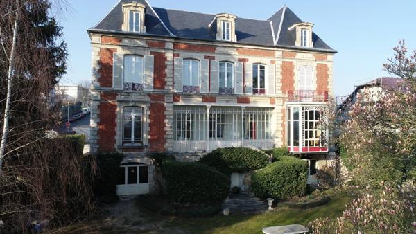 Dpt Aisne (02), CHATEAU THIERRY centre, demeure 1850 de 600 m² habitables et parc clos de murs 5000 m2