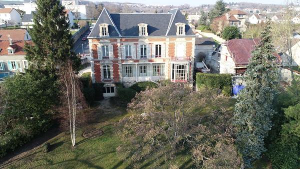 Dpt Aisne (02), CHATEAU THIERRY centre, demeure 1850 de 600 m² habitables et parc clos de murs 5000 m2
