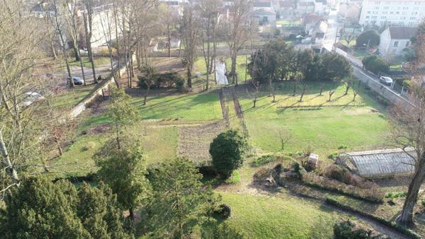 Dpt Aisne (02), CHATEAU THIERRY centre, demeure 1850 de 600 m² habitables et parc clos de murs 5000 m2