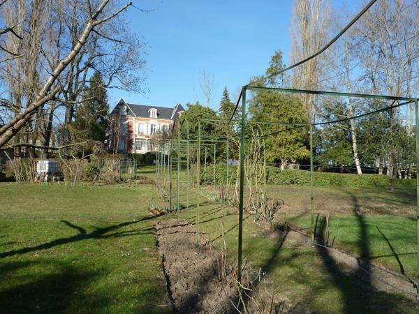 Dpt Aisne (02), CHATEAU THIERRY centre, demeure 1850 de 600 m² habitables et parc clos de murs 5000 m2