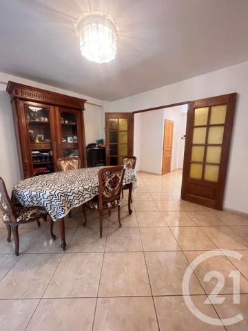 Maison à vendre  6 pièces - 102,35 m 2   VAULX EN VELIN  - 69
