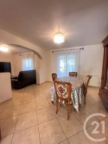 Maison à vendre  6 pièces - 102,35 m 2   VAULX EN VELIN  - 69