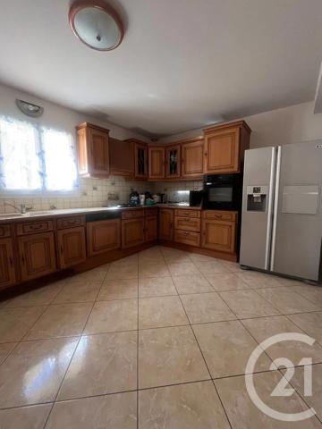 Maison à vendre  6 pièces - 102,35 m 2   VAULX EN VELIN  - 69