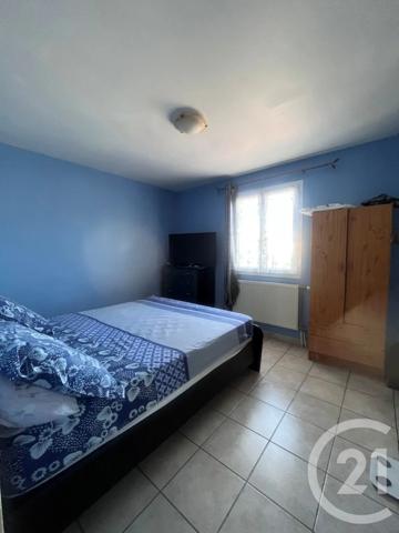 Maison à vendre  6 pièces - 102,35 m 2   VAULX EN VELIN  - 69