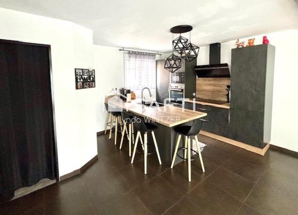 Au calme, belle maison de 145m2 avec 4 chambres - 2 garages sur 4 ares de terrain