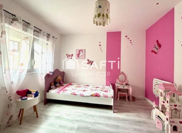 Au calme, belle maison de 145m2 avec 4 chambres - 2 garages sur 4 ares de terrain