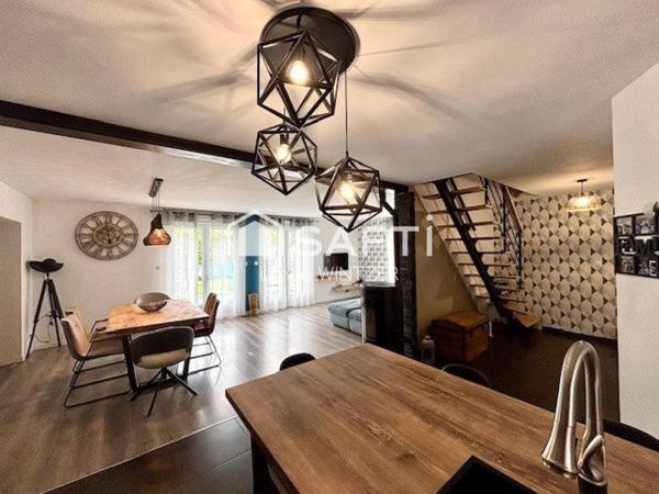 Au calme, belle maison de 145m2 avec 4 chambres - 2 garages sur 4 ares de terrain