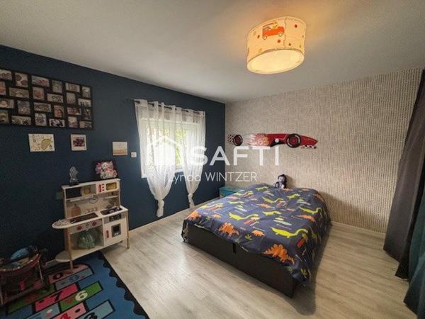 Au calme, belle maison de 145m2 avec 4 chambres - 2 garages sur 4 ares de terrain