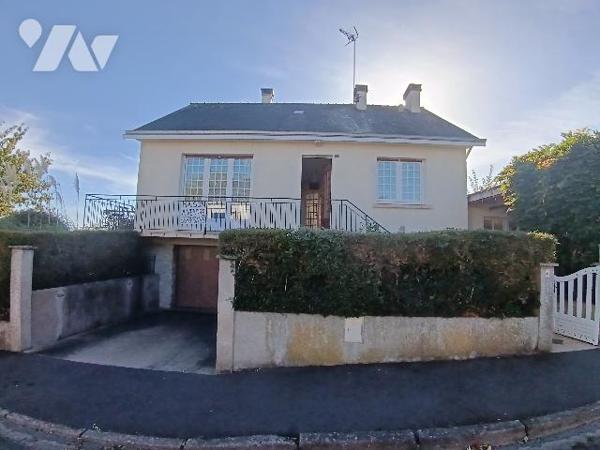 Pavillon sur sous-sol à  vendre à Saint-Denis-d'Anjou en Mayenne (53)