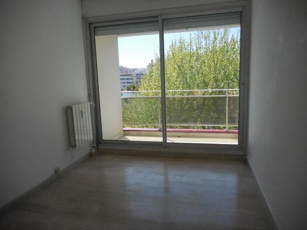 T2 MARSEILLE 08 - 2 pièces avec garage et cave