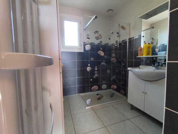 Maison
         5 pièces
        - 90 m² Exclusivité 249 000 € *