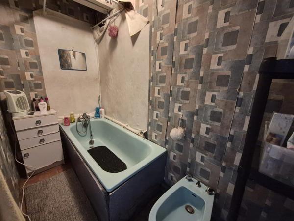 Corps de ferme à fort potentiel à Rieucros (09500) – maison 120 m² + 140 m² de dépendances