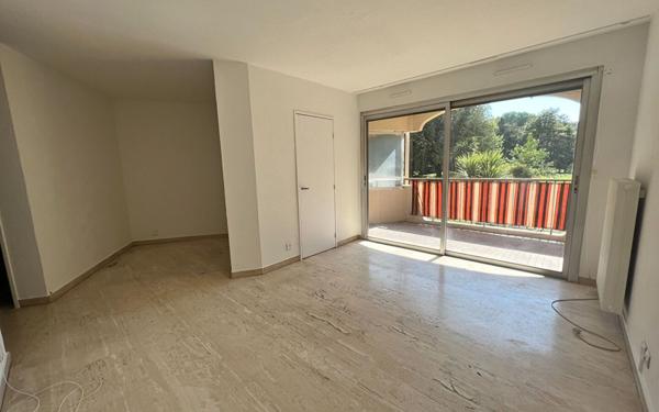 Appartement à vendre    1 pièce • 28,36 m2 Mandelieu-la-Napoule
