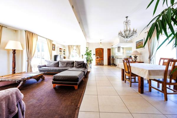 Terrain / Maison / Piscine / Pool House