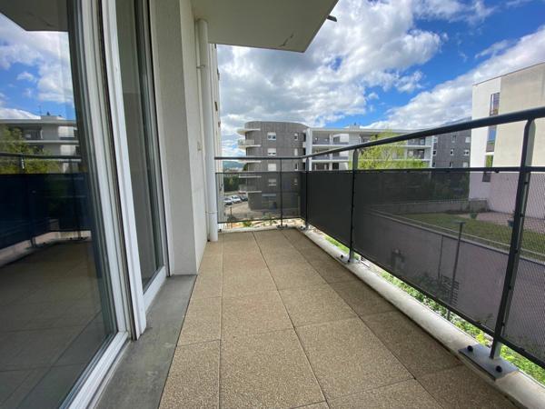 Appartement à vendre    2 pièces • 44,74 m2 Saint-Martin-d'Hères