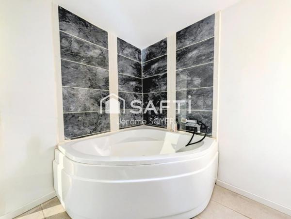 Mison de village avec toit-terrasse