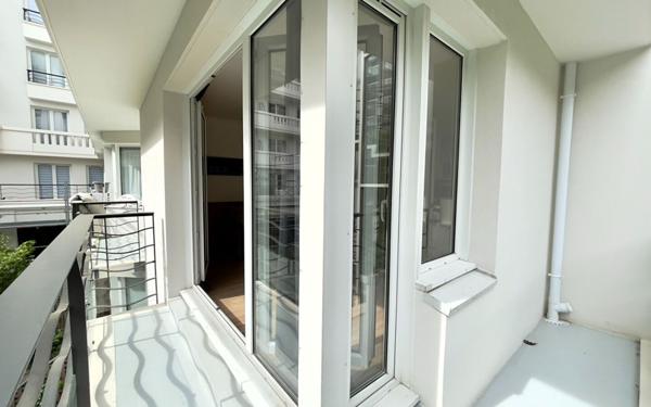 Appartement à louer    1 pièce • 24,88 m2 Issy-les-Moulineaux