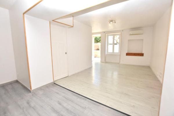 Maison 2 chambres, sous sol, jardin, parking