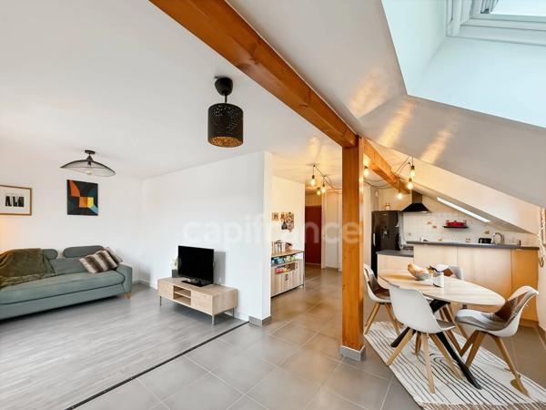 Appartement à vendre 3 pièces GRILLY (01) - Duplex T3 - 69m2 avec balcon, parking, jardin collectif