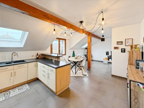 Appartement à vendre 3 pièces GRILLY (01) - Duplex T3 - 69m2 avec balcon, parking, jardin collectif