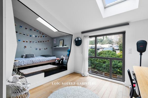 Suresnes (92150) Maison ancienne rénovée avec goût situé à proximité de la Gare de Suresnes-Mont Valérien