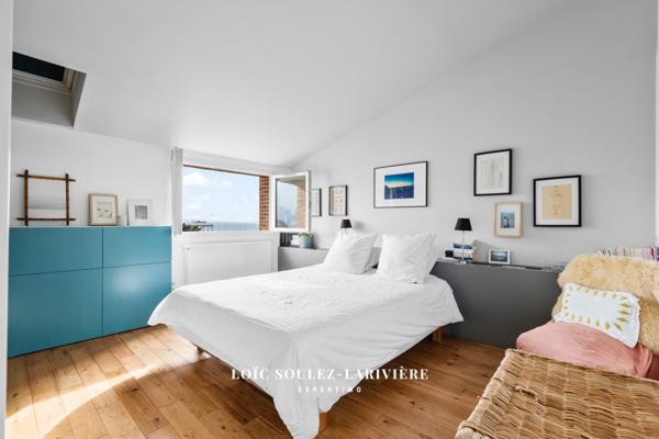 Suresnes (92150) Maison ancienne rénovée avec goût situé à proximité de la Gare de Suresnes-Mont Valérien