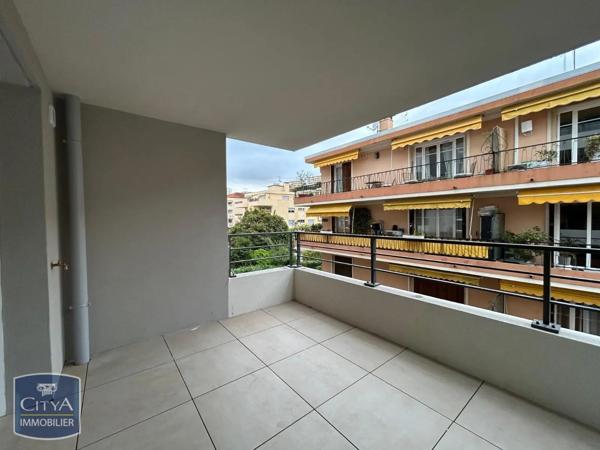 Appartement à louer 2 pièces 37.99m² Roquebrune-Cap-Martin (06190)