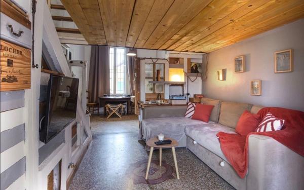 Appartement à louer    2 pièces • 32,16 m2 Nîmes