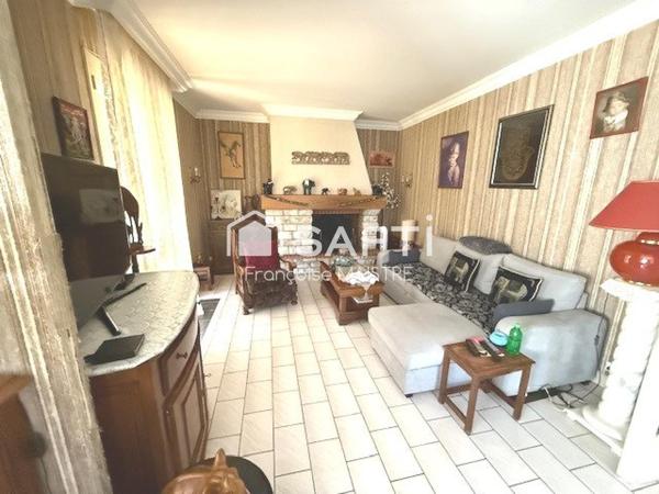 Maison avec sous-sol complet + terrain constructible de 3 200 m²