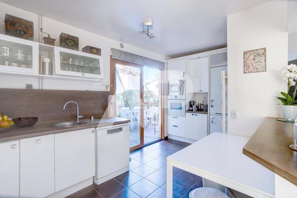 CHAVILLE - Maison familiale avec jacuzzi €1 050 000 ** - Référence 673-C
