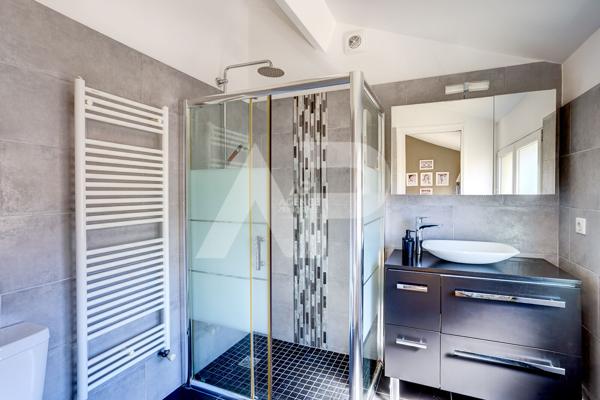 CHAVILLE - Maison familiale avec jacuzzi €1 050 000 ** - Référence 673-C
