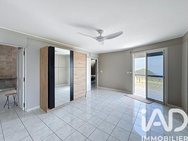 Maison à vendre 5 pièces 240 m² Saint-Pierre