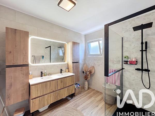 Maison à vendre 5 pièces 240 m² Saint-Pierre