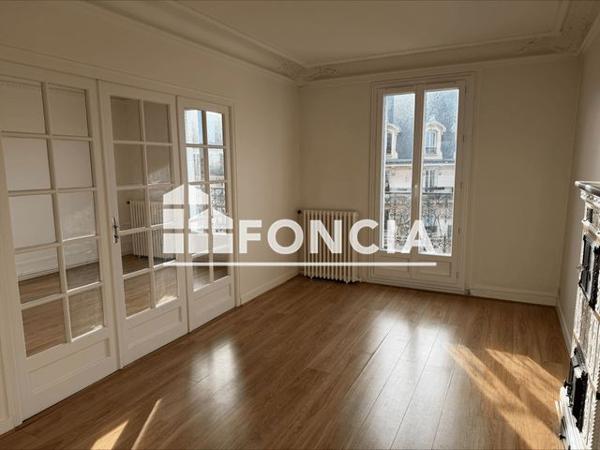 Location Appartement 3 pièces 60.29 m² - 51 AVENUE DE LA REPUBLIQUE Paris 75011