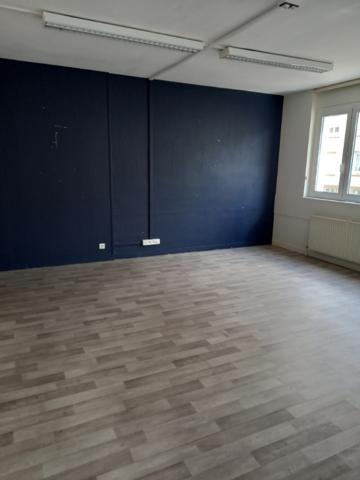 A LOUER PROCHE LIBERTE LOCAL PROFESSIONNEL EN EXCELLENT ETAT